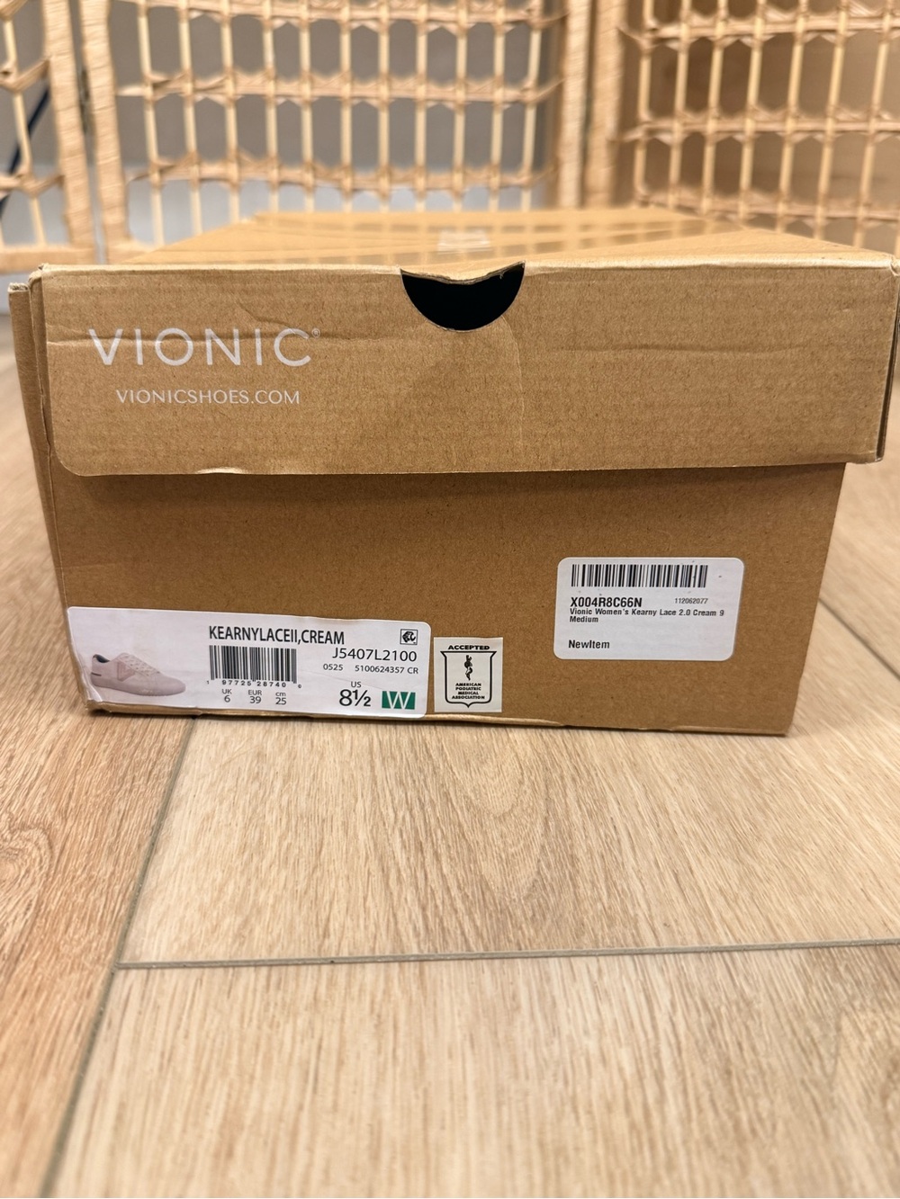 NIB Vionic Kearney Lace 2.0 Cream Women’s Size 8.5 Wide - Picture 10 of 10